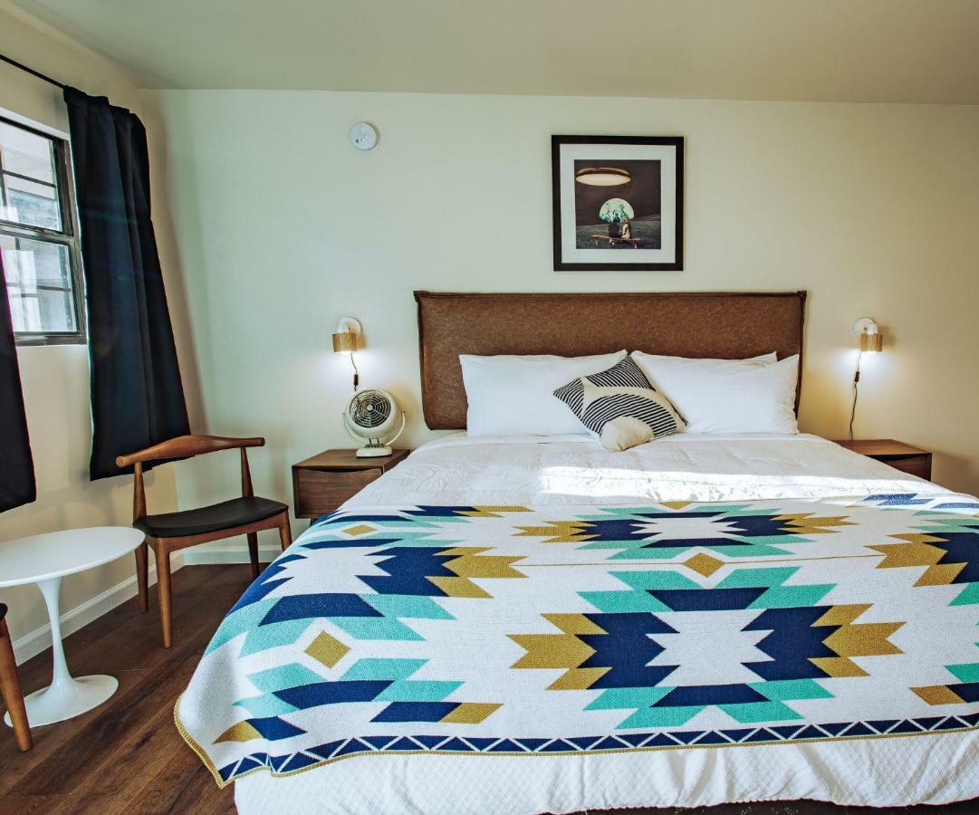 Stonewall Motor Lodge Bagian luar foto